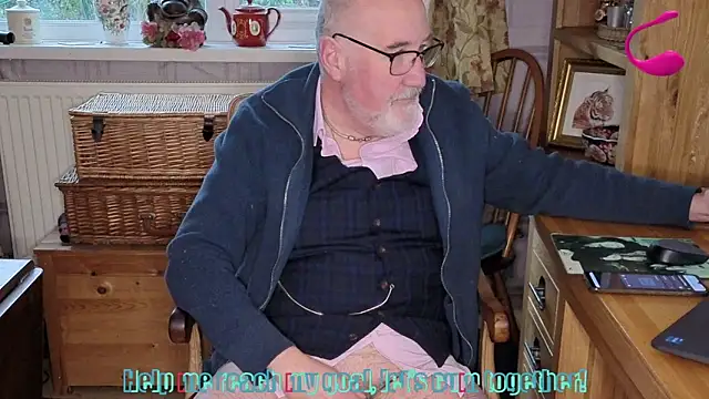 Snapshot of Adamdaddybear chatting on 02.10.26 Adamdaddybear online show from 02.10.26