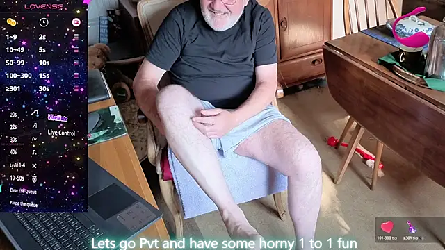 Snapshot of Adamdaddybear chatting on 07.29.26 Adamdaddybear online show from 07.29.26