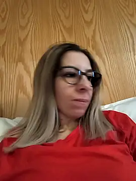 Snapshot of SukyGirl chatting on 01.09.25 SukyGirl online show from 01.09.25