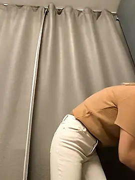 Snapshot of SukyGirl chatting on 01.23.25 SukyGirl online show from 01.23.25