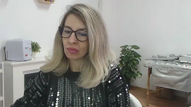 Snapshot of SukyGirl chatting on 03.03.25 SukyGirl online show from 03.03.25