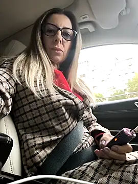 Snapshot of SukyGirl chatting on 09.29.25 SukyGirl online show from 09.29.25