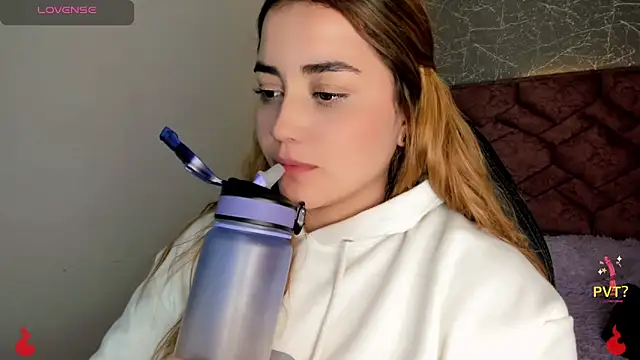 Lucia star   online show from 01.03.25