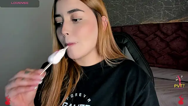 Lucia star   online show from 01.07.25