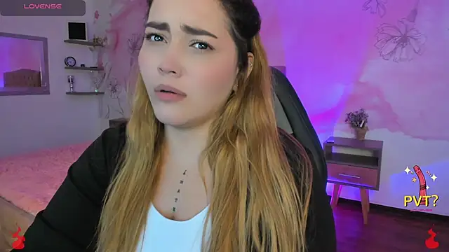 Lucia star   online show from 02.13.25