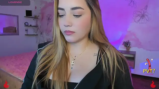 Lucia star   online show from 02.16.25