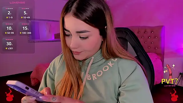 Lucia star   online show from 03.14.25