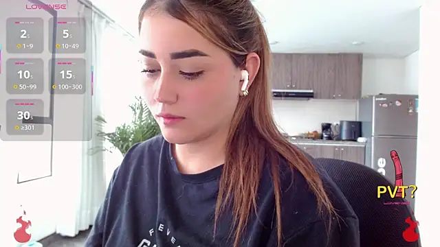 Lucia star   online show from 11.21.25