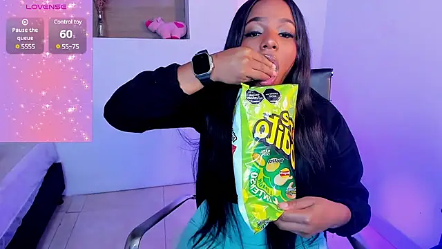 Snapshot of IvyBliss8 chatting on 02.18.25 IvyBliss8 online show from 02.18.25