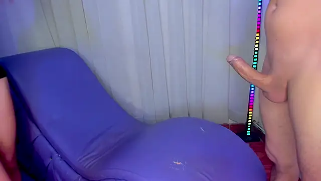 Yourslust  online show from 12.18.25