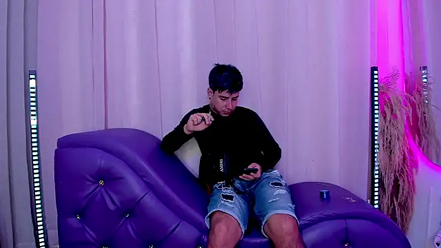 Yourslust  online show from 02.15.26