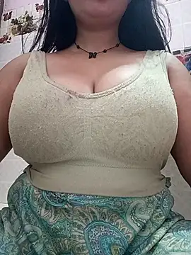 cute-mahek online show from 04.01.26