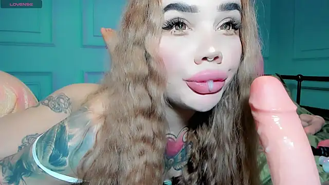 Snapshot of Aira_vi chatting on 01.05.25 Aira vi online show from 01.05.25