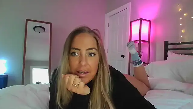 Snapshot of sunshinekisses chatting on 01.20.25 sunshinekisses online show from 01.20.25