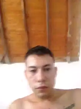 Snapshot of Elfoooooooooi chatting on 07.17.26 Elfoooooooooi online show from 07.17.26