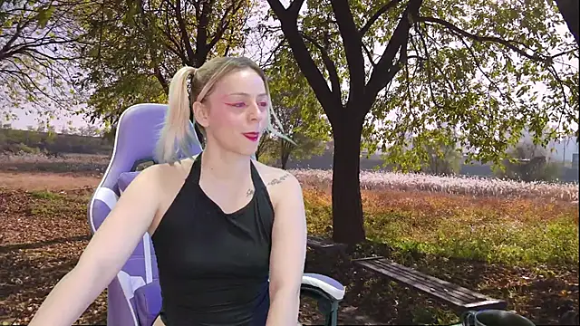 Snapshot of Dolce--Mia---Bianchi__07 chatting on 01.18.25 Dolce--Mia---Bianchi  07 online show from 01.18.25