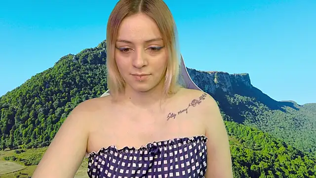 Snapshot of Dolce--Mia---Bianchi__07 chatting on 03.11.25 Dolce--Mia---Bianchi  07 online show from 03.11.25