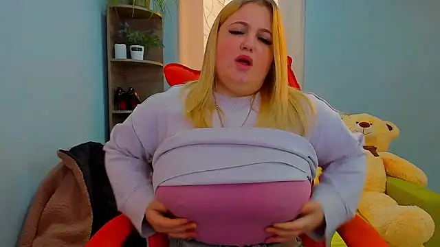 Snapshot of Doliss chatting on 01.17.26 Doliss online show from 01.17.26