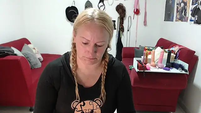 emperabigbootybigass online show from 12.18.25