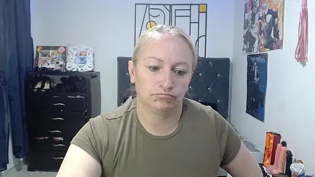 Snapshot of emperabigbootybigass chatting on 04.22.26 emperabigbootybigass online show from 04.22.26