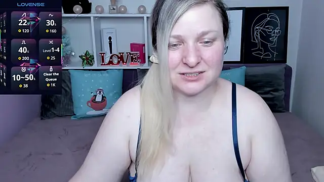 AnnaXCherri online show from 12.23.25