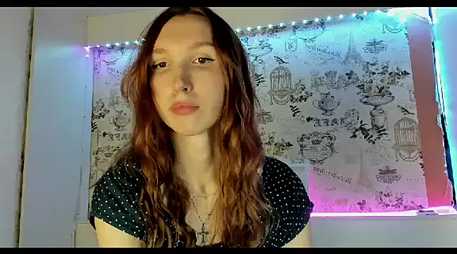 Snapshot of LisaIcon chatting on 01.20.25 LisaIcon online show from 01.20.25