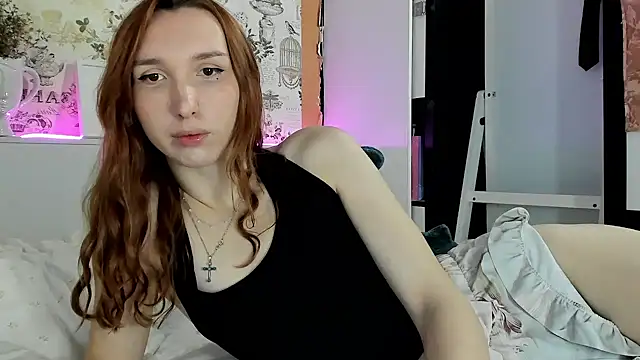 Snapshot of LisaIcon chatting on 02.03.25 LisaIcon online show from 02.03.25