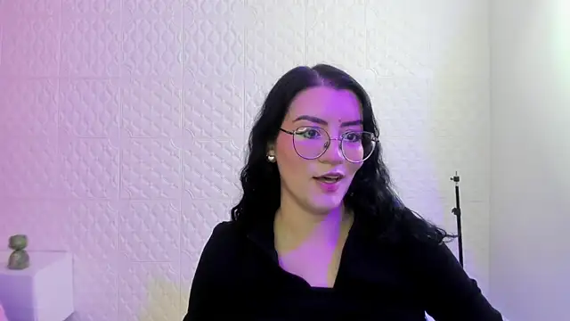 Snapshot of Violetaa_diazz chatting on 05.11.26 Violetaa diazz online show from 05.11.26