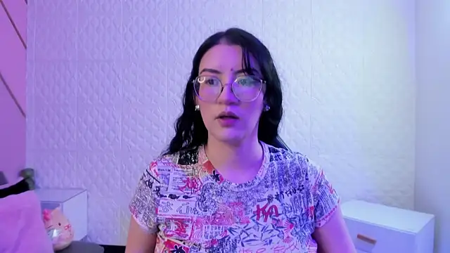 Snapshot of Violetaa_diazz chatting on 06.06.26 Violetaa diazz online show from 06.06.26