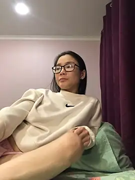 Snapshot of Milka23 chatting on 12.14.24 Milka23 online show from 12.14.24