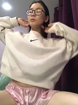Snapshot of Milka23 chatting on 12.14.24 Milka23 online show from 12.14.24