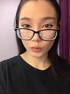 Snapshot of Milka23 chatting on 01.23.25 Milka23 online show from 01.23.25