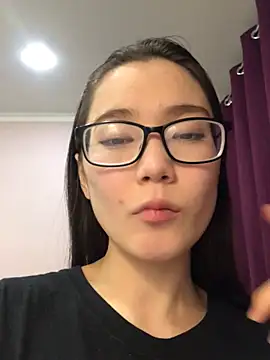 Snapshot of Milka23 chatting on 01.23.25 Milka23 online show from 01.23.25
