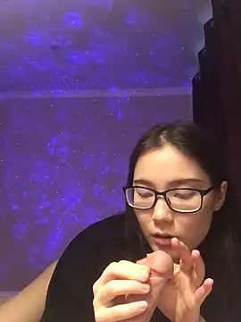 Snapshot of Milka23 chatting on 02.02.25 Milka23 online show from 02.02.25