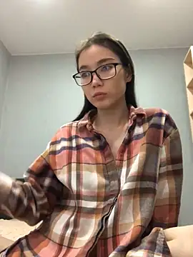 Snapshot of Milka23 chatting on 02.09.25 Milka23 online show from 02.09.25