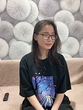 Snapshot of Milka23 chatting on 03.07.25 Milka23 online show from 03.07.25
