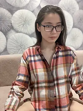 Snapshot of Milka23 chatting on 03.09.25 Milka23 online show from 03.09.25
