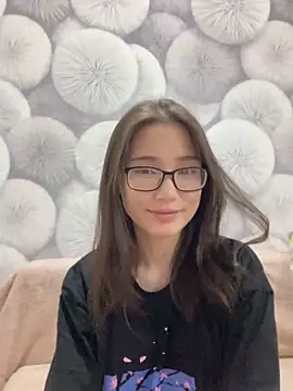 Snapshot of Milka23 chatting on 03.13.25 Milka23 online show from 03.13.25