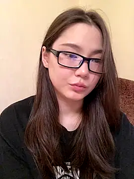 Snapshot of Milka23 chatting on 09.12.25 Milka23 online show from 09.12.25