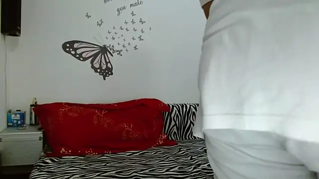 LadyHellene online show from 11.20.25