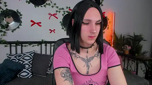 Snapshot of FillDammon chatting on 02.06.26 FillDammon online show from 02.06.26