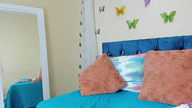 cristalwalker   online show from 02.08.25