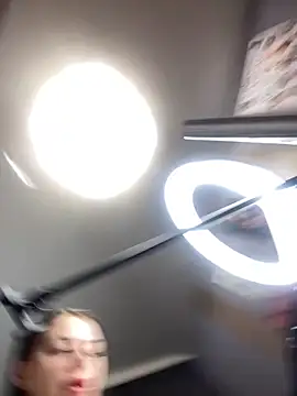 Lola Hale online show from 02.18.26