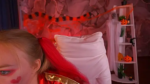 EmilySunshineS online show from 10.31.25