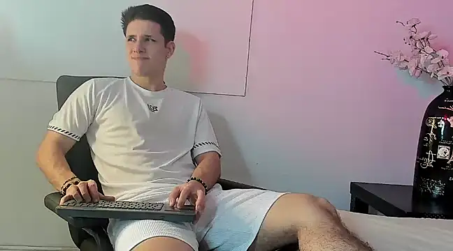 Snapshot of Adan_rivas_ chatting on 12.25.24 Adan rivas online show from 12.25.24