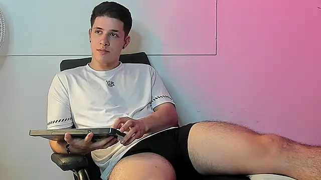 Snapshot of Adan_rivas_ chatting on 01.14.25 Adan rivas online show from 01.14.25