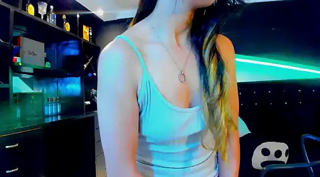 Coral Gibson online show from 03.04.25