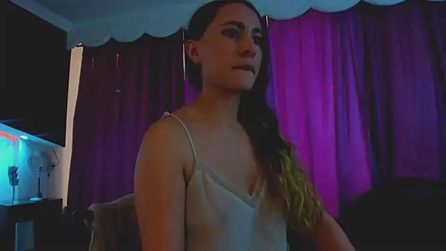 Coral Gibson online show from 03.11.25