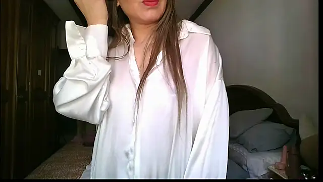 Snapshot of KarolinaReaper chatting on 04.22.26 KarolinaReaper online show from 04.22.26