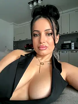 Snapshot of melissablack chatting on 09.15.25 melissablack online show from 09.15.25